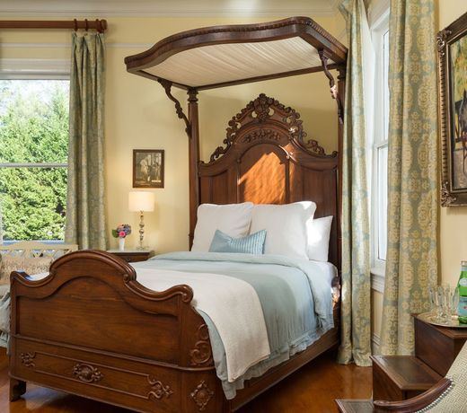 The Twelve Oaks Bed & Breakfast
