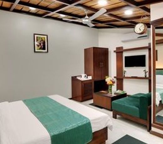 Chacha Inn The Garden Retreat