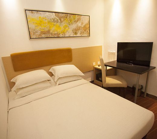 Aira Hotel