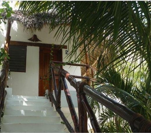 Casa Iguana Holbox - Beachfront Hotel