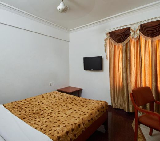 Hotel Aditi By WB Economy, Vadodara