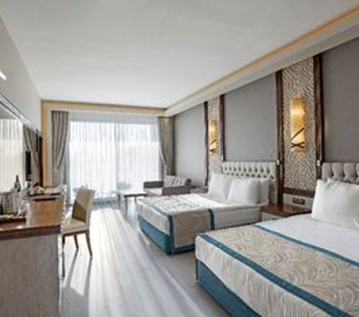 Jacaranda Beach Luxury Club