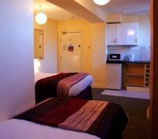 CITY EXPRESS APARTHOTEL