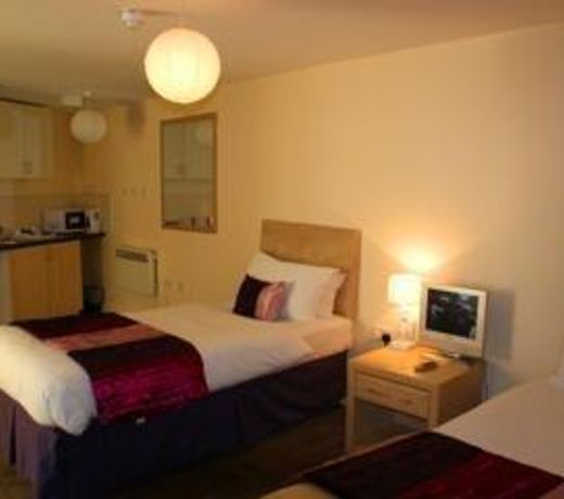 CITY EXPRESS APARTHOTEL