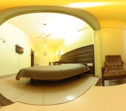 Hotel Raviraj