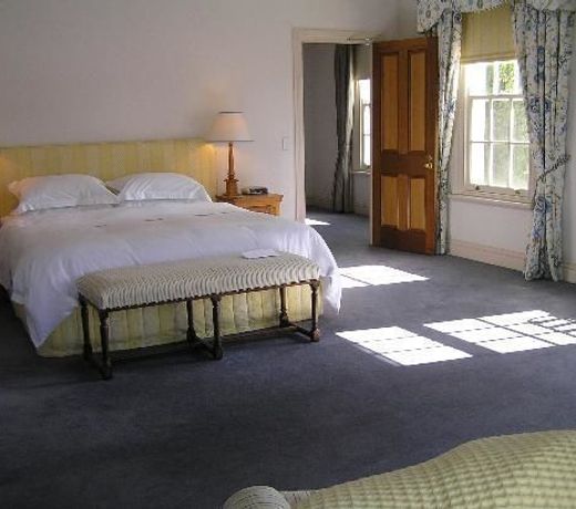 Oscars Waterfront Boutique Hotel