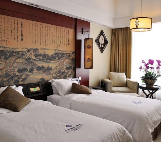 Palace International Hotel