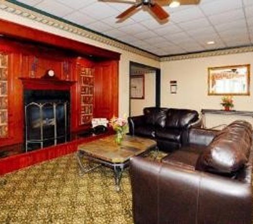 ECONO LODGE INN  SUITES