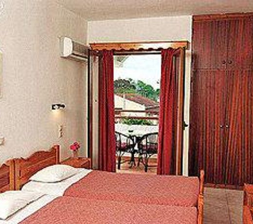 Louvre Hotel