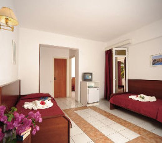 Maravel Land Beach Hotel