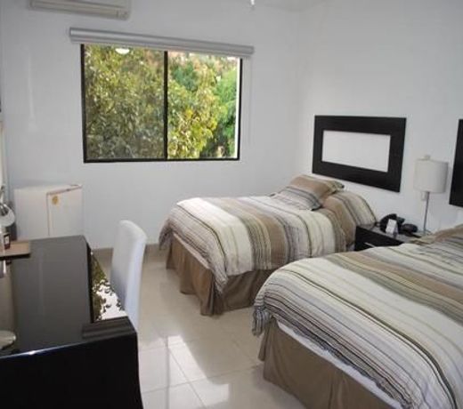 Hotel Brandt Ejecutivo Colonial Los Robles