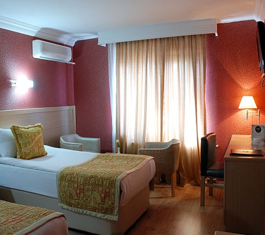 Royal Carine Hotel