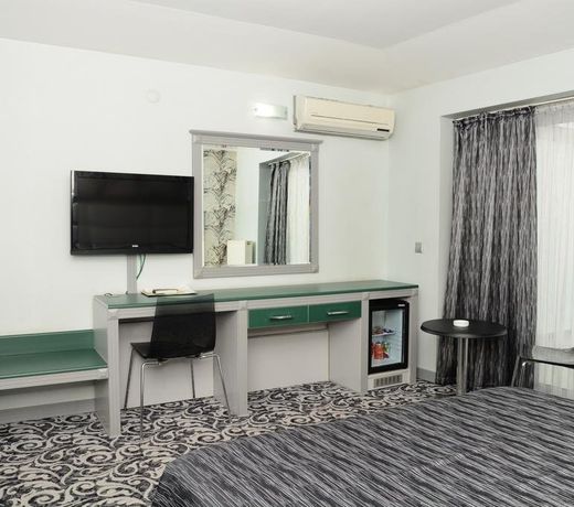 Grand Uzcan Hotel