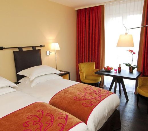 Eastwest HÃ´tel