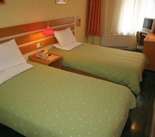 Home Inn (Qingdao Shandong Road)