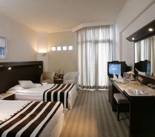 Green Max Hotel