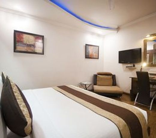 Hotel Le Cadre @ Kailash Metro