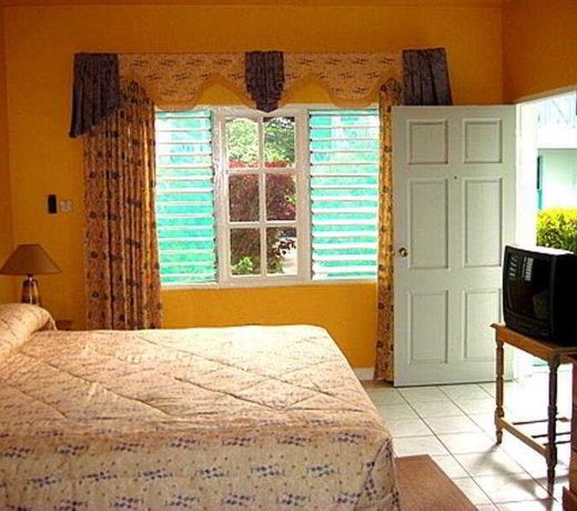 Coral Seas Beach Resort