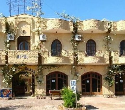 Sea Horse Hotel