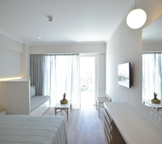 Sunrise Gardens Aparthotel