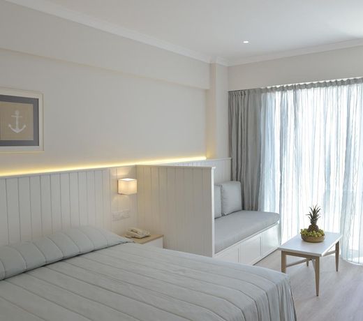 Sunrise Gardens Aparthotel