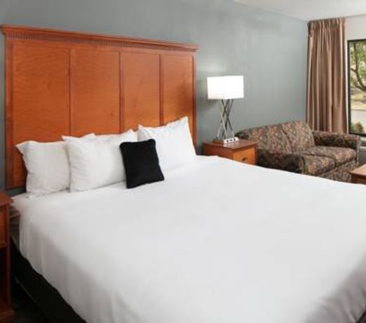 Red Lion Inn & Suites Deschutes River - Bend