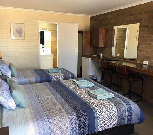 Camellia Motel