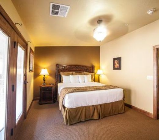 Cable Mountain Lodge