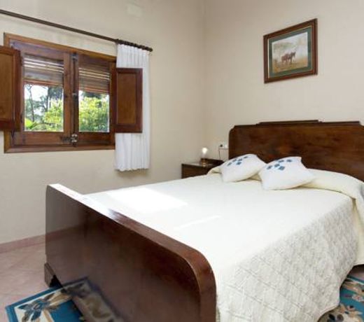 Beautiful cottage in Riudarenes with private pool