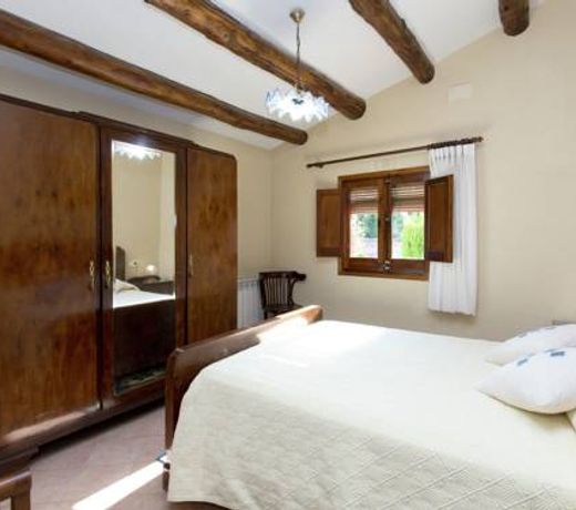 Beautiful cottage in Riudarenes with private pool