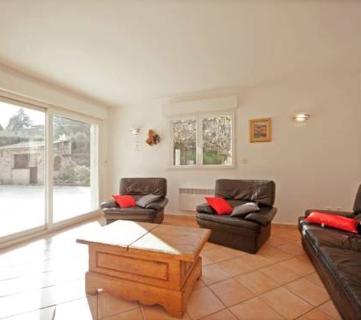 Villa with air conditioning and private pool 1 km from Saint Paul en Foret and 35 km from the sea