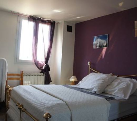 Charming Holiday Home In Oraison With Private Pool
