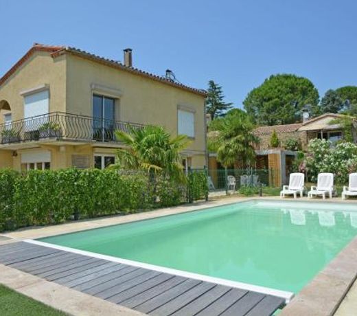 Beautiful Villa in Carcassonne with Shared Pool Jacuzzi