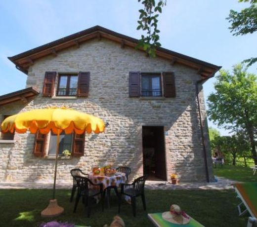 Country house with pool at 700 meters cycling and walking opportunities