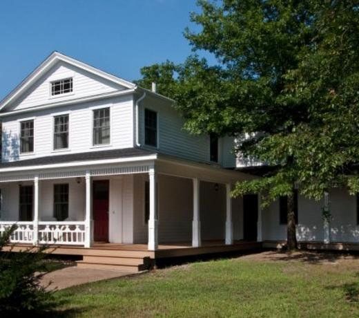 AUSTIN STREET INN