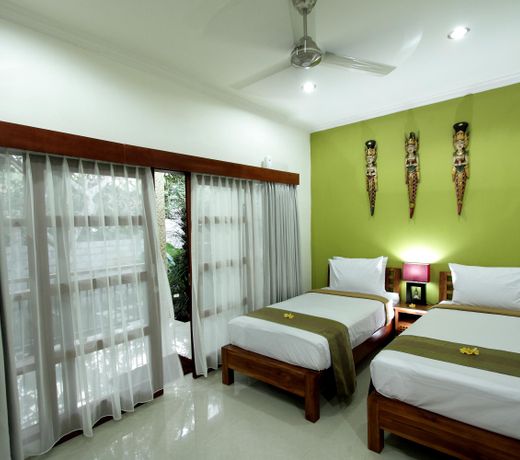 Maha Residence Guest House