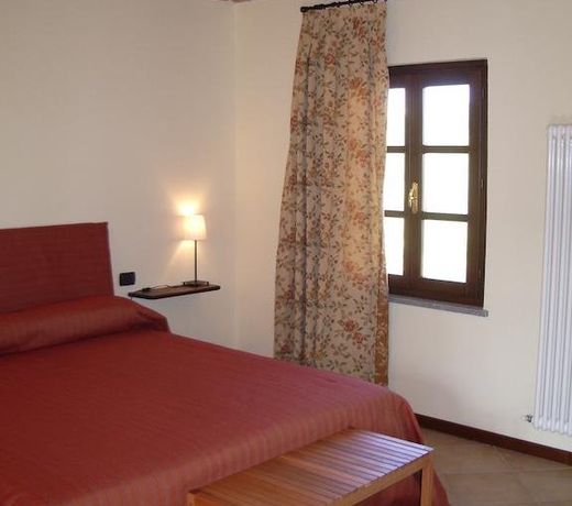 B&B Cascina Gaione Via Gallina,18b 12052 Neive cn