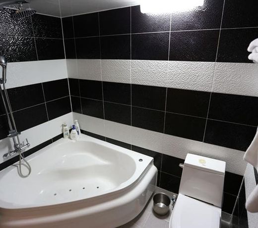 Goodstay Bandi Hotel