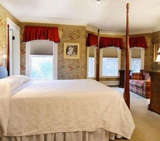 PLEASANT STREET INN