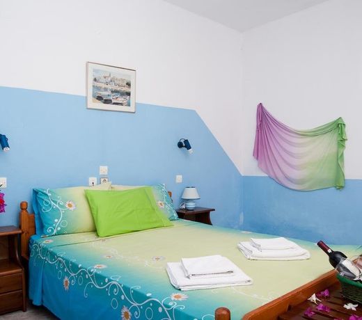 Faros Rooms