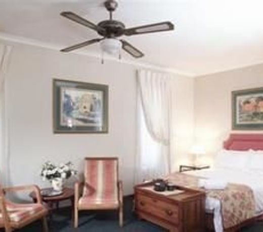 Kingfisher Country House