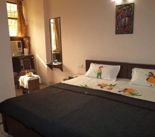 HOTEL AMBIKA PALACE