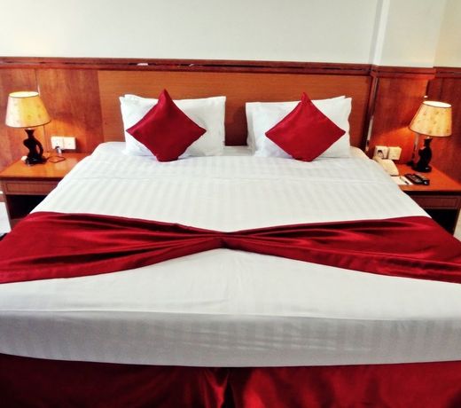 Grand Nova Hotel