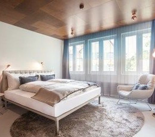 EMA House Hotel Suites