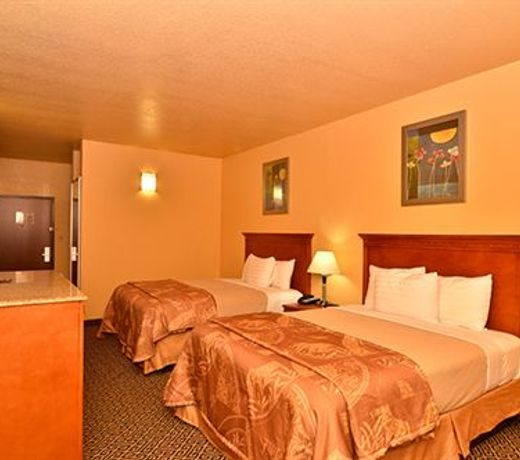 HiWay Inn Express of Broken Bow