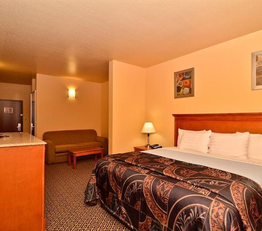 HiWay Inn Express of Broken Bow