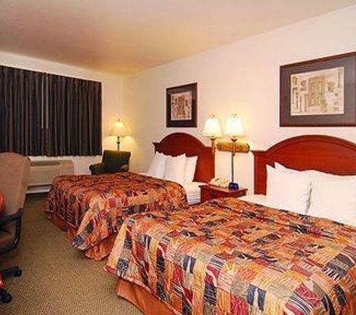 Estherville Hotel & Suites