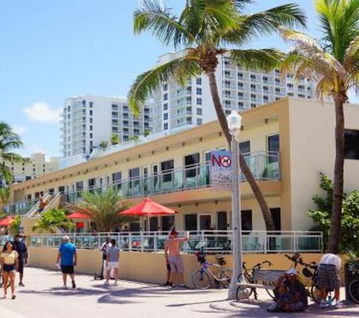Diane Oceanfront Suites