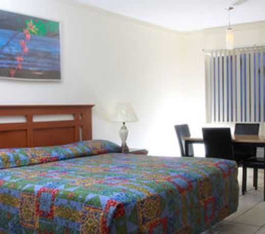 Diane Oceanfront Suites