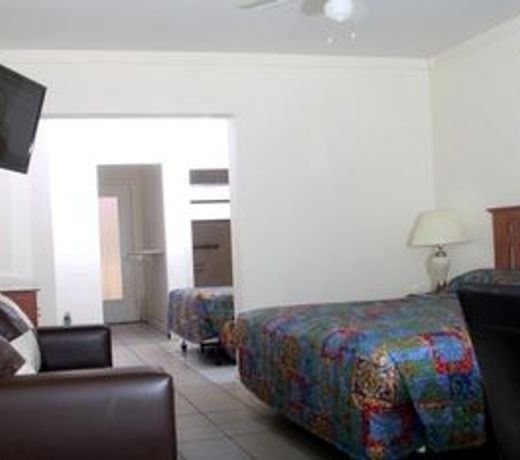 Diane Oceanfront Suites